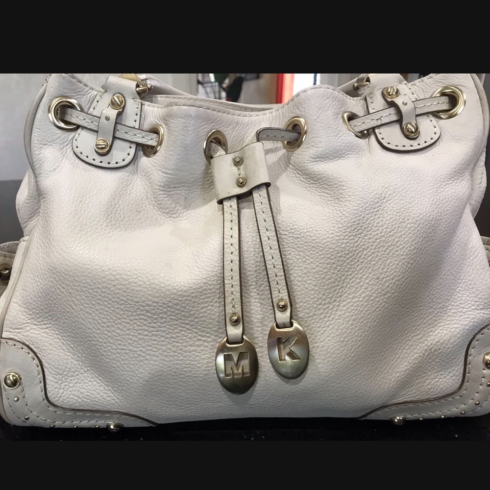 White Michael Kors Bag 👜
